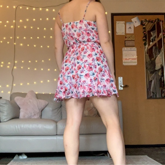 Francesca’s Floral Dress - Picture 6 of 9